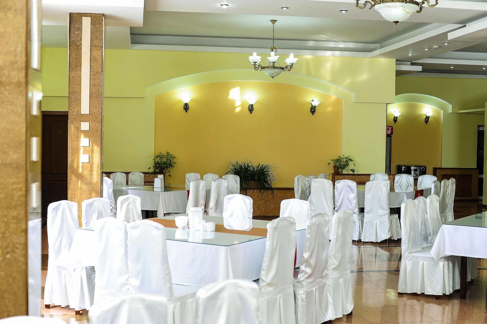 Dostyk Hotel Shymkent Eksteriør billede