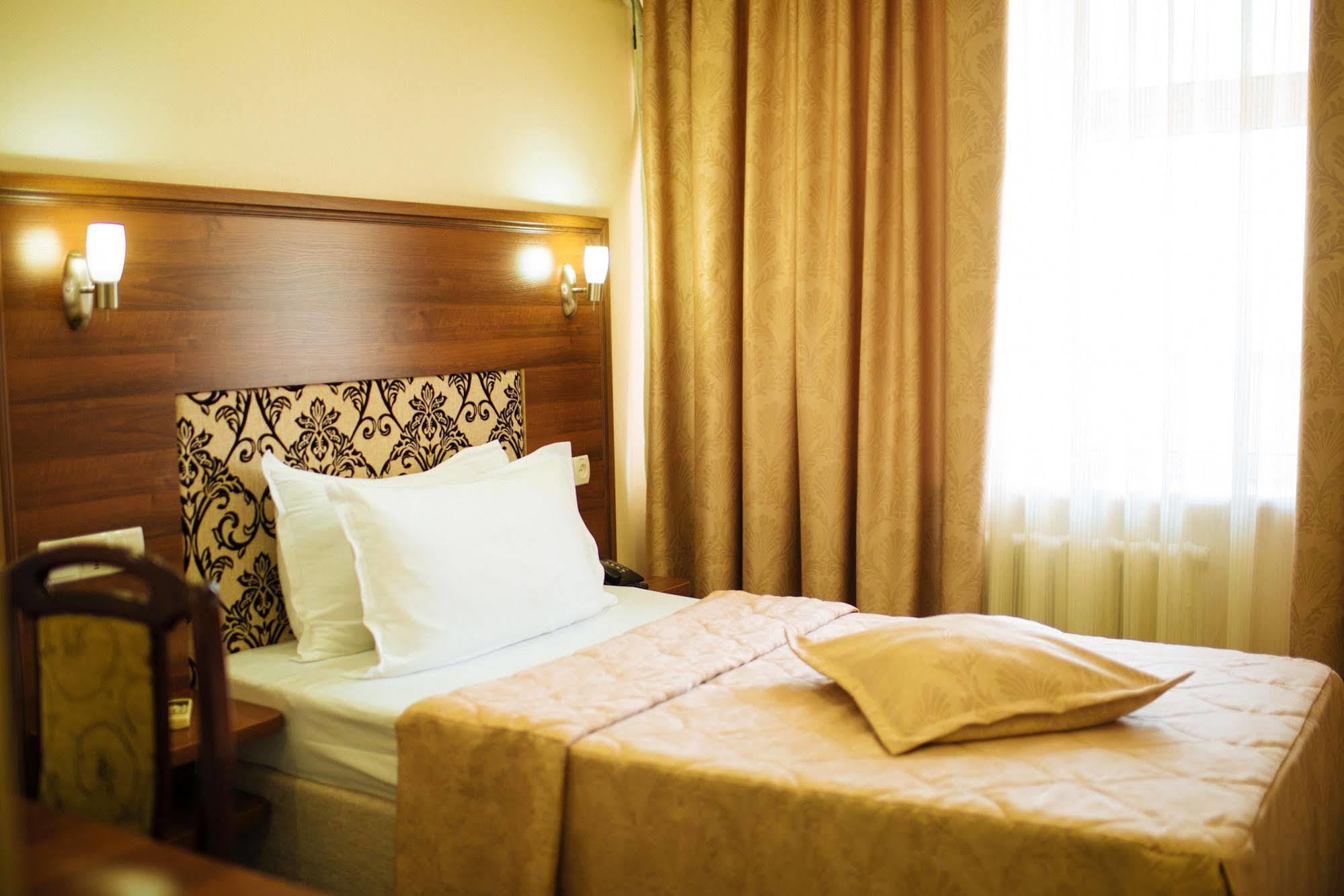 Dostyk Hotel Shymkent Eksteriør billede