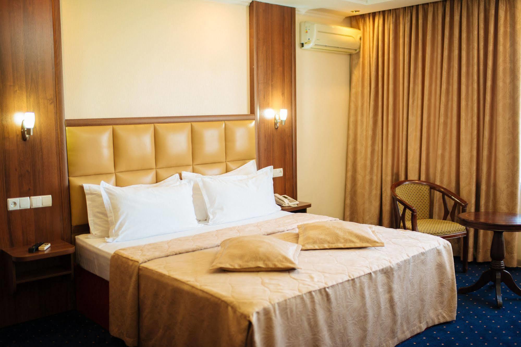 Dostyk Hotel Shymkent Eksteriør billede