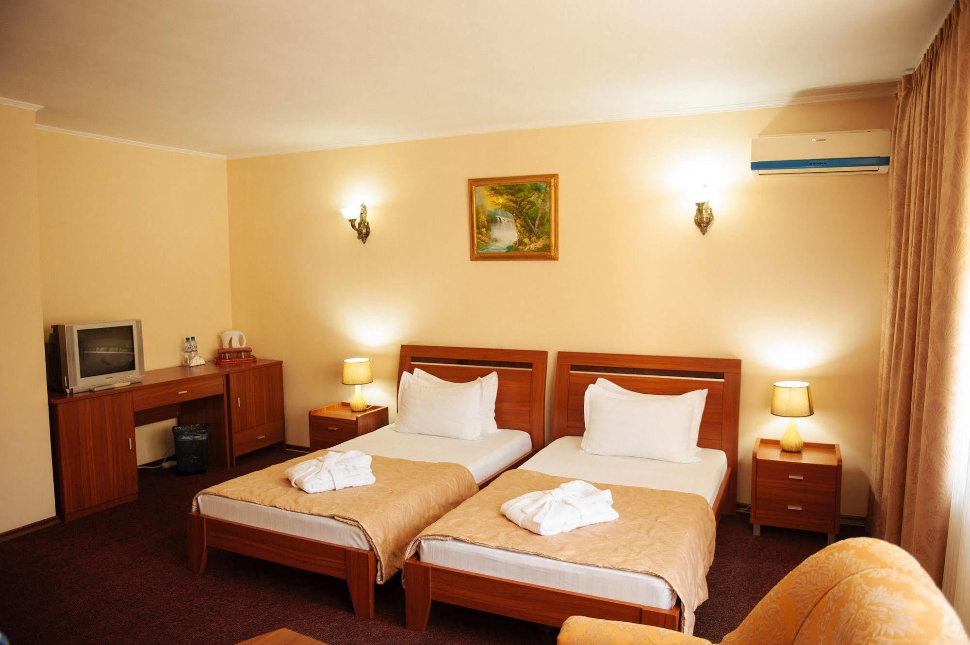 Dostyk Hotel Shymkent Eksteriør billede